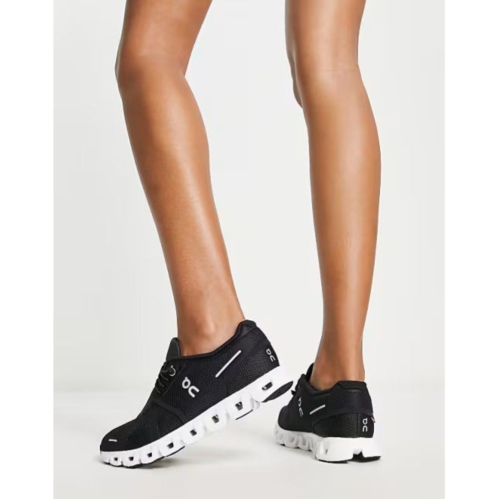 On Cloud 5 "Black" Lace Up Low Top Running Trainer Sneakers Black Women's Size 8